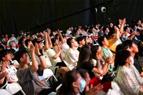為逐夢人喝彩！深圳DYG戰(zhàn)隊(duì)榮獲2023年使命召喚手游夏季邀請賽冠軍！